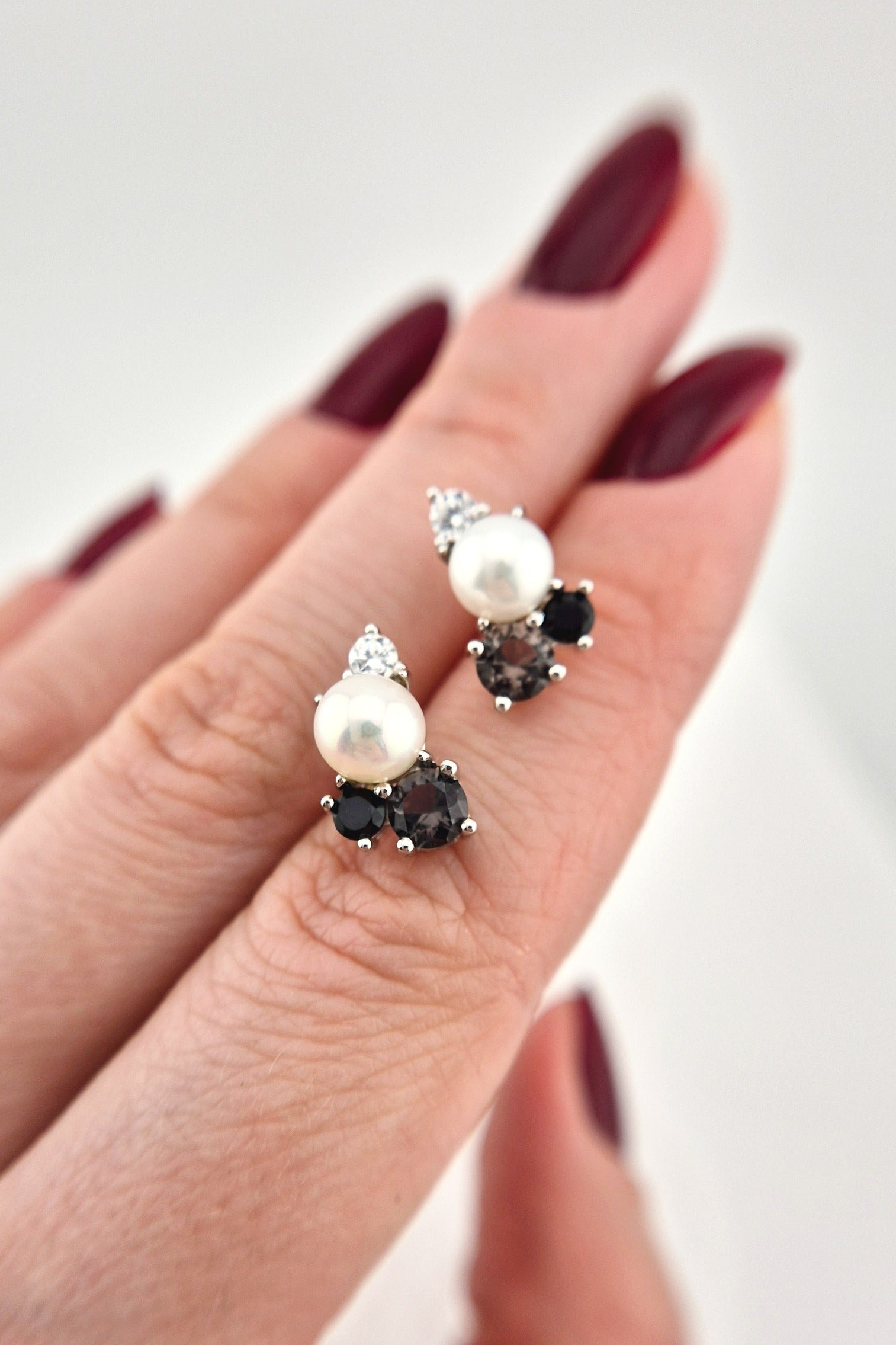 Perlen Ohrringe, Silber Ohrringe, Pearl Earrings, Silver earrings, black earrings, schwarze Ohrringe, Perlen Ohrstecker, Perlen Ohrringe silber, Pear earrings, Süsswasserperlen Ohrringe, Schwarzer Spinell Ohrringe, Ohrringe, Ohrstecker