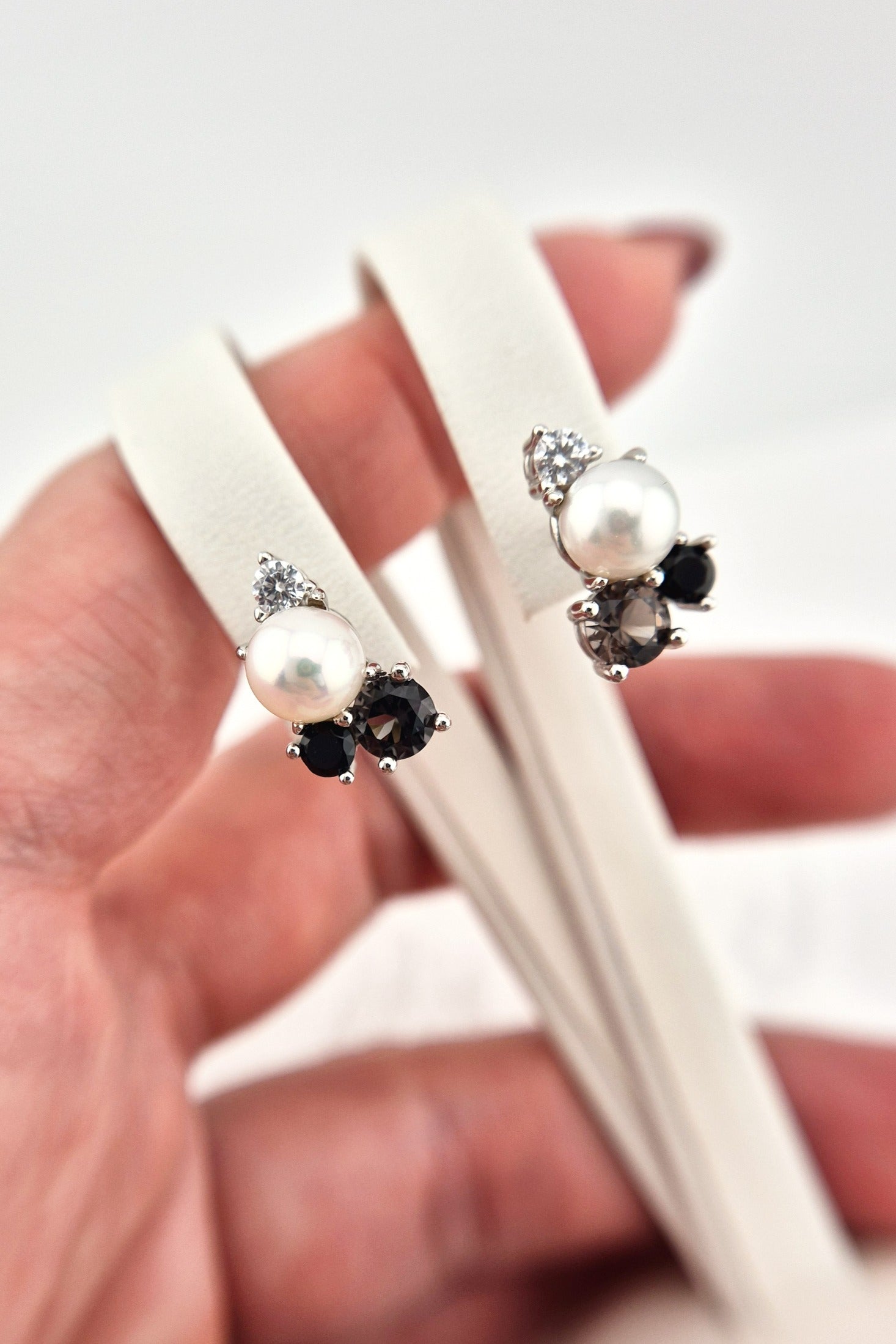 Perlen Ohrringe, Silber Ohrringe, Pearl Earrings, Silver earrings, black earrings, schwarze Ohrringe, Perlen Ohrstecker, Perlen Ohrringe silber, Pear earrings, Süsswasserperlen Ohrringe, Schwarzer Spinell Ohrringe, Ohrringe, Ohrstecker