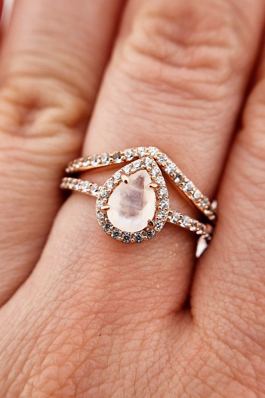 Mondstein Ring Rosegold, Rainbow moonstone rings rose glod palted silver ring, Silber Ring mit Mondstein Edelstein, halo Ring, Chevron Ring, Mondstein Ring SIlber Ring mit Mondstein Rosegold vergoldet, Rosegold Ring, Moonstone Ring