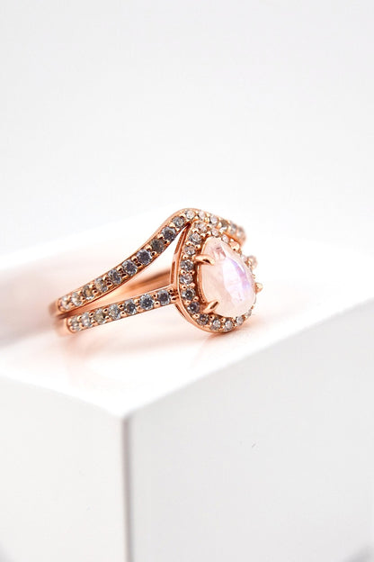 Mondstein Ring Rosegold, Rainbow moonstone rings rose glod palted silver ring, Silber Ring mit Mondstein Edelstein, halo Ring, Chevron Ring, Mondstein Ring SIlber Ring mit Mondstein Rosegold vergoldet, Rosegold Ring, Moonstone Ring