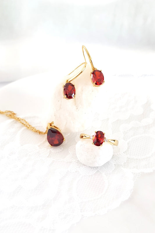Granat Schmuckset, Garnet jewelry set, Rot Granat Schmuckset, red garnet jewelry set, rote Granat Ohrringe, Granat Halskette, roter Granat Ring, Granat ring, Schmuckset, gold Schmuckset, ilber Schmuckset, red Garnet Jewelry, red garnet necklace, red garnet ring, red garnet earrings, garnet earrings, garnet necklace, garnet ring, golden jewelry set, 