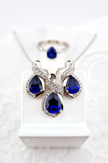 Schmuckset Saphir, Saphir Schmuck Set, sapphire jewelry set, Blauer Saphir Schmuckset, Royal Blue Sapphire Jewelry Set, blue sapphire jewelry set, Blau Saphir Schmuck set, Saphir Schmuckset, Saphir Schmuck, Saphir Ohrringe, Saphir Ohrstecker, Saphir Ring, Saphir Halskette, Saphir Kette, Blue Sapphire Jewelry, Sapphire Ring, Sapphire earrings, Spaphie necklace, blue sapphire ring blue sapphire earrings, blue sapphire necklace, silver jewelrs set, Silber Schmuckset