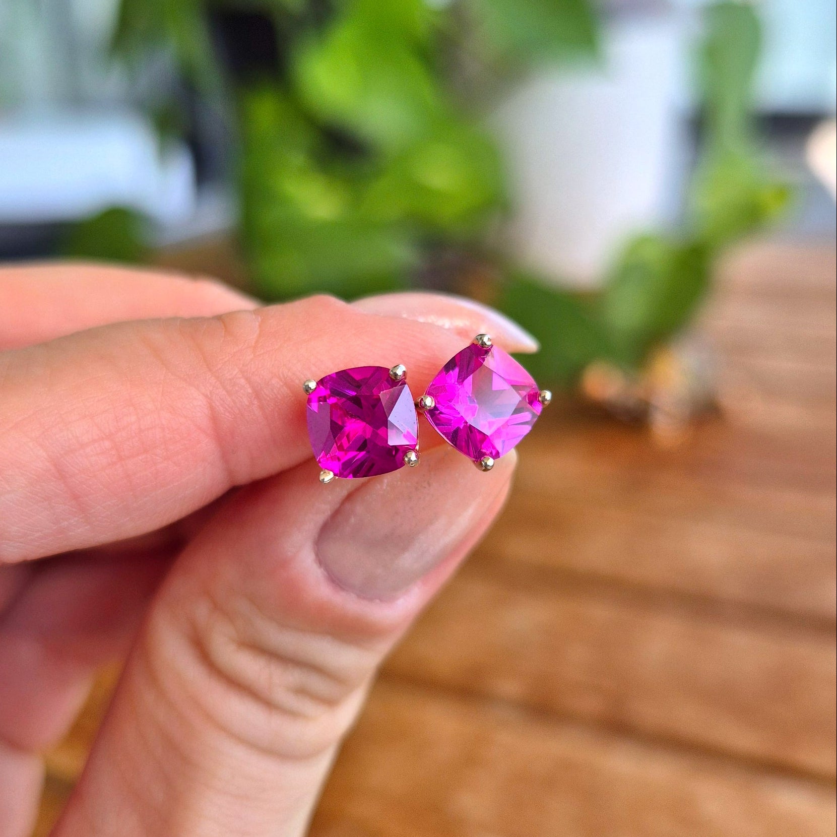 Saphir Ohrstecker, Pink sapphire stud earrings, Rosa Saphir Ohrringe, Sapphire earrings, Ohrschmuck, Rosa Ohrringe, Pink earrings, hot pink sapphire earrings, pink earrings, pink sapphire studs, Ohrschmuck, Ohrstecker, Ohrringe, studs, earrings, stud earrings, boucles doreilles, boucles, clous, puces, orecchini a perno, Schmuck, jewelry, jewellery, gioielli, gioiello, bijou