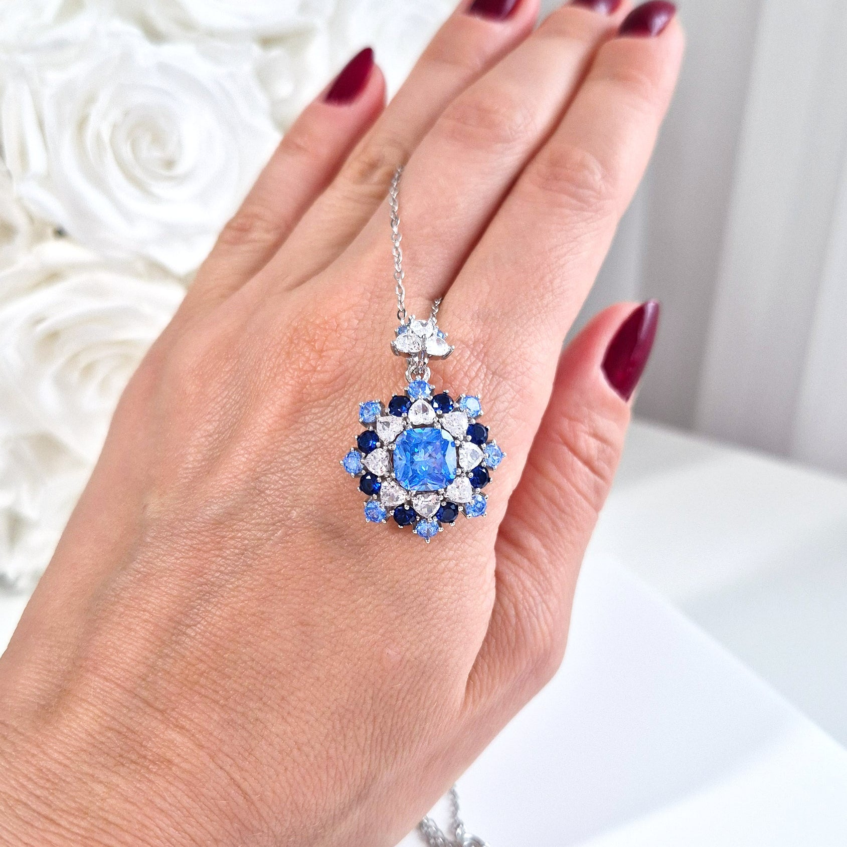 Silber Halskette Zirkonia blau, Anhänger Kette mit blauen CZ Diamant Imitaten, Silver necklace blue zircon, Zirkonia Halskette, Blaue Anhänger Halskette, collier, collana, collier bleue cz