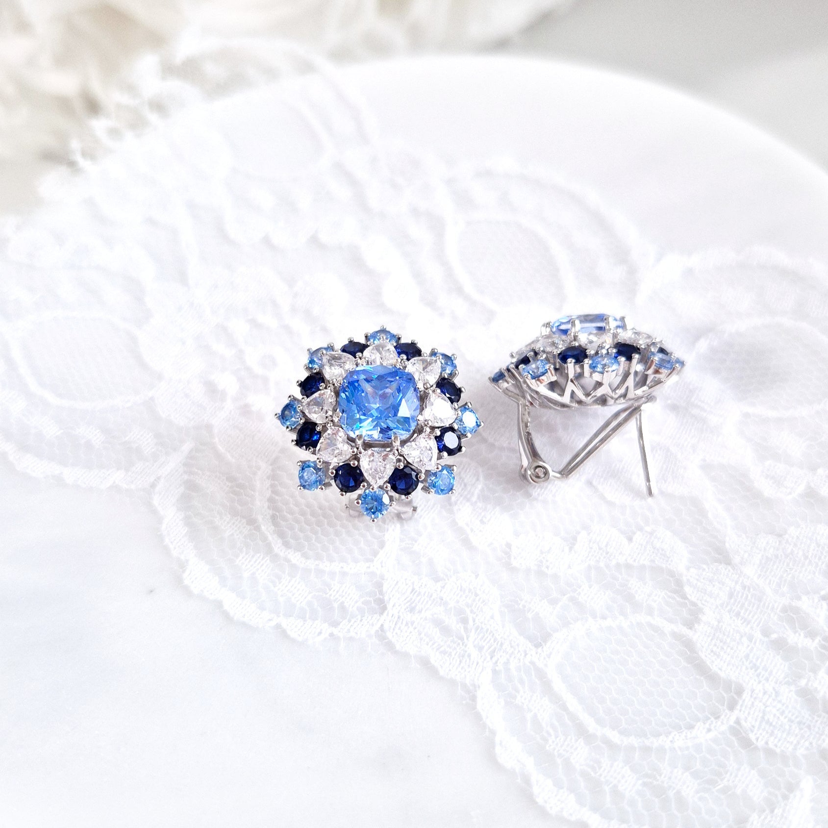 Silber Ohrringe, blaue Zirkonia Ohrringe, Weihnachtsohrringe, Schneeflocken Ohrringe, silver earrings cz blue, boucles doreilles, orecchini