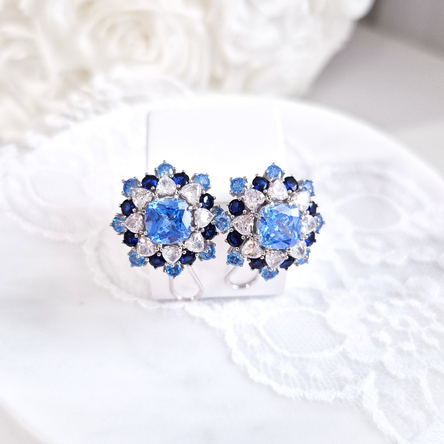 Silber Ohrringe, blaue Zirkonia Ohrringe, Weihnachtsohrringe, Schneeflocken Ohrringe, silver earrings cz blue, boucles doreilles, orecchini