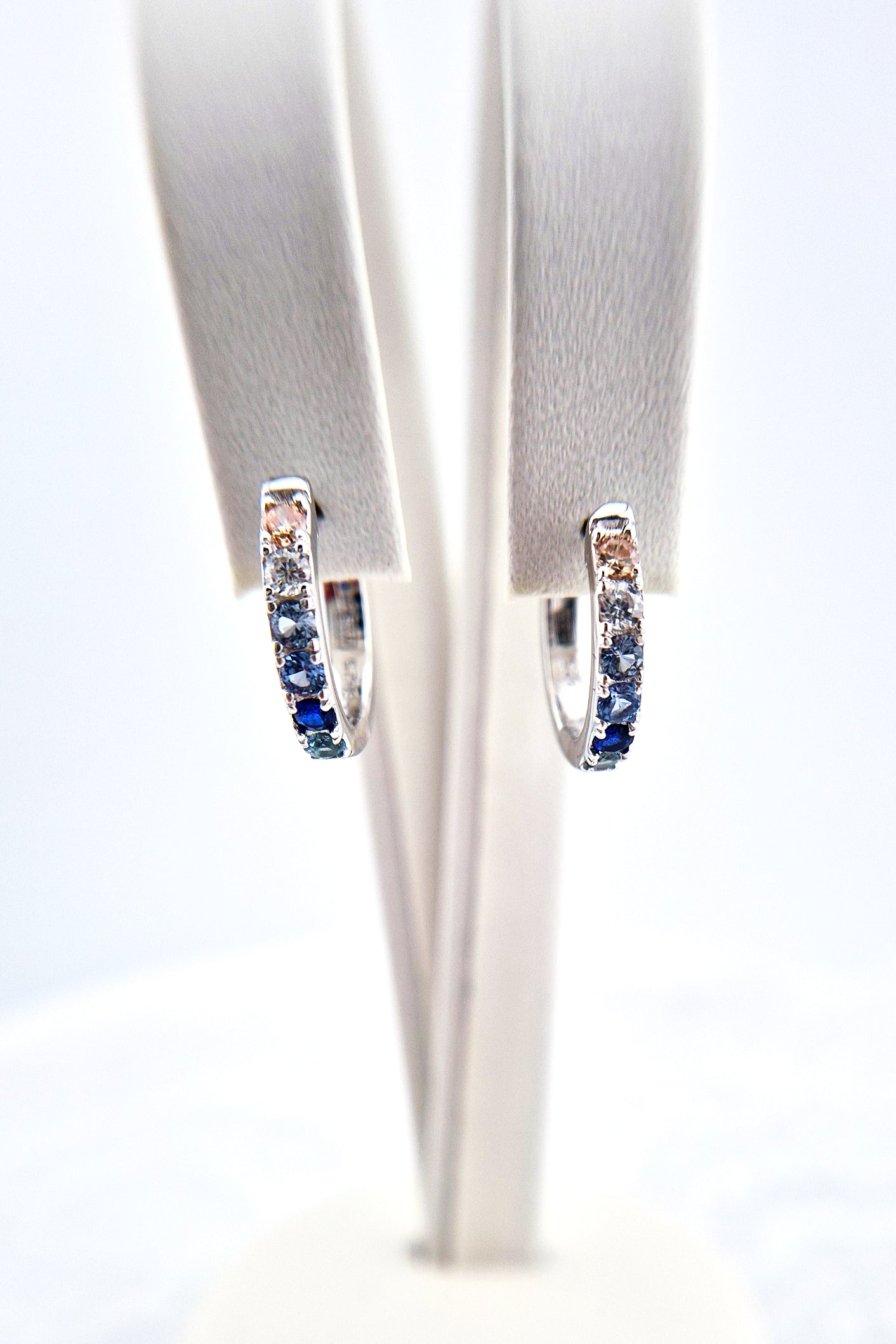 Silber Creolen mit blauen Steinchen