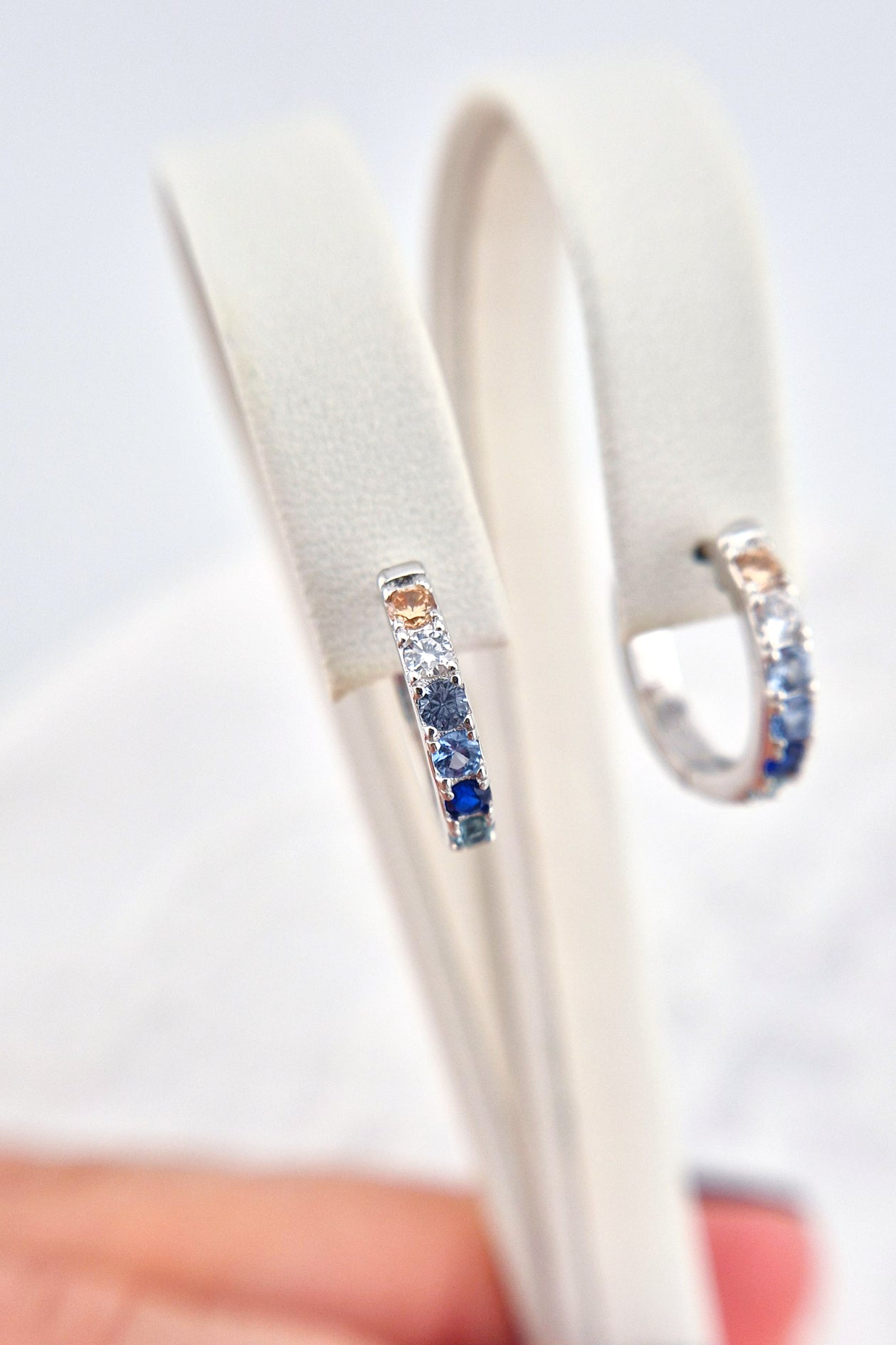 Silber Creiolen silber, Silber Creolen mit blauen Steinchen, Silver Hoops with Blue Stones, Silberohrringe, Silver Earrings, Silber Creolen, Creolen Ohrringe, Silver Creoles, Hoop earrings, blue earrings