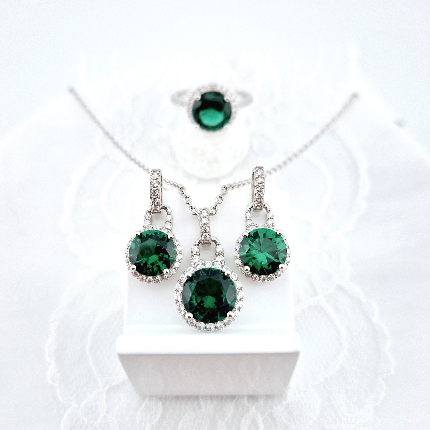 Emerald Jewelry Set1