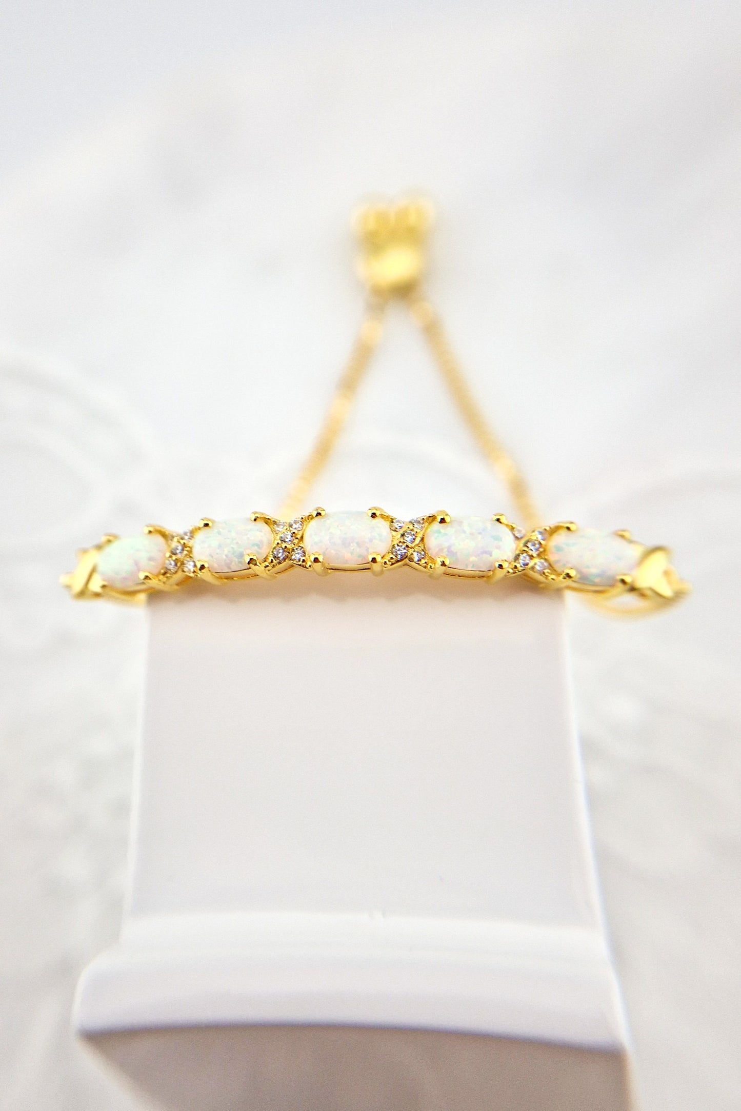 Weiss Opal Armband, White Opal Bracelet, Opal Armband, Opal Bracelet, white stone bracelet, Armband mit weissen Steinen, Edelstein Armband, Gemstone Bracelet, Goldenes Armband, golden Bracelet, Frauen Armband, bracelet for her, jewelry for her, Schmuck, Armband, Armschmuck, Bracelet, Jewelry, Bracelet Opale