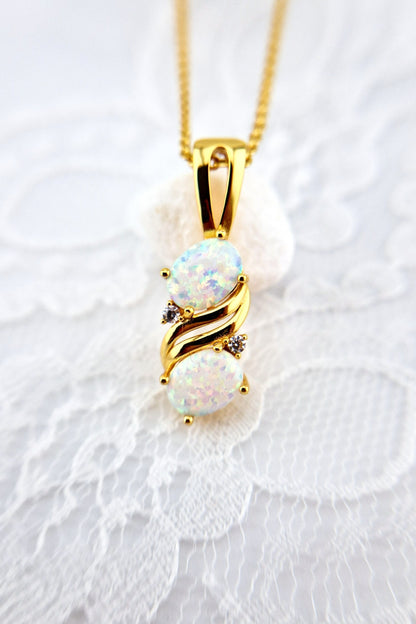 Weiss Opal Schmuckset, Opal Schmuckset, White Opal jewelry set, Opal jewelry set, Opal Schmuck, Opal Jewelry, Opal earrings, Opal Ohrringe, goldene Ohrringe, Gold earrings, golden earrings, Opal ring, Opal necklace, Opal pendant necklace, Opal Halskette, Opal Kette, goldener Schmuck, gold jewelry