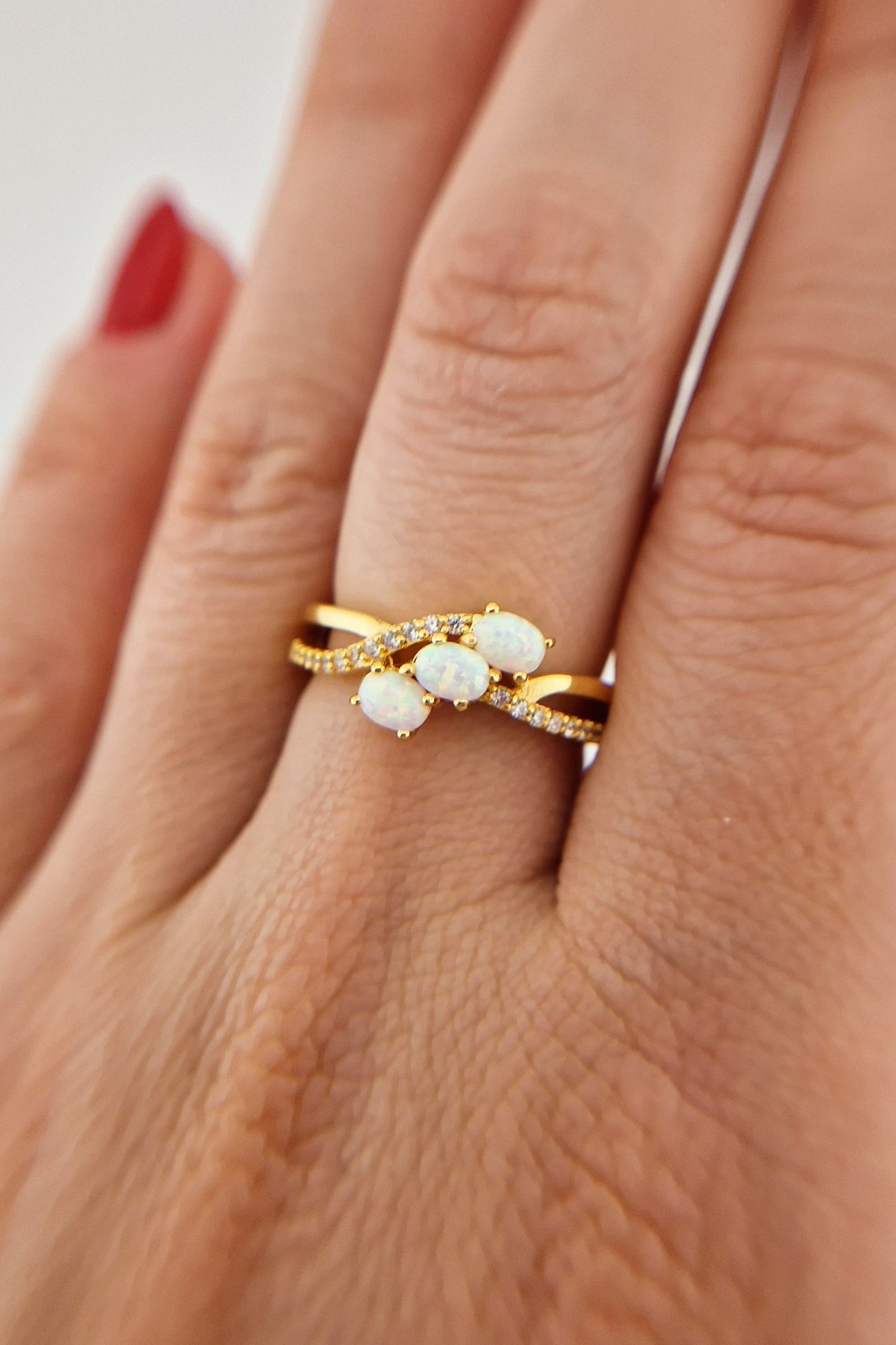 Weiss Opal Ring, Opal Ring, Ring, White Opal Ring, Opal Ring, golden Ring, three stone ring, gold Ring, Fingerring, Damenring, GOldener Ring, Ring mit Edelstein, Ring mit weissen Steinchen, white tone ring, ring with white stones, Gemstone Ring, Edelstein Ring Opal