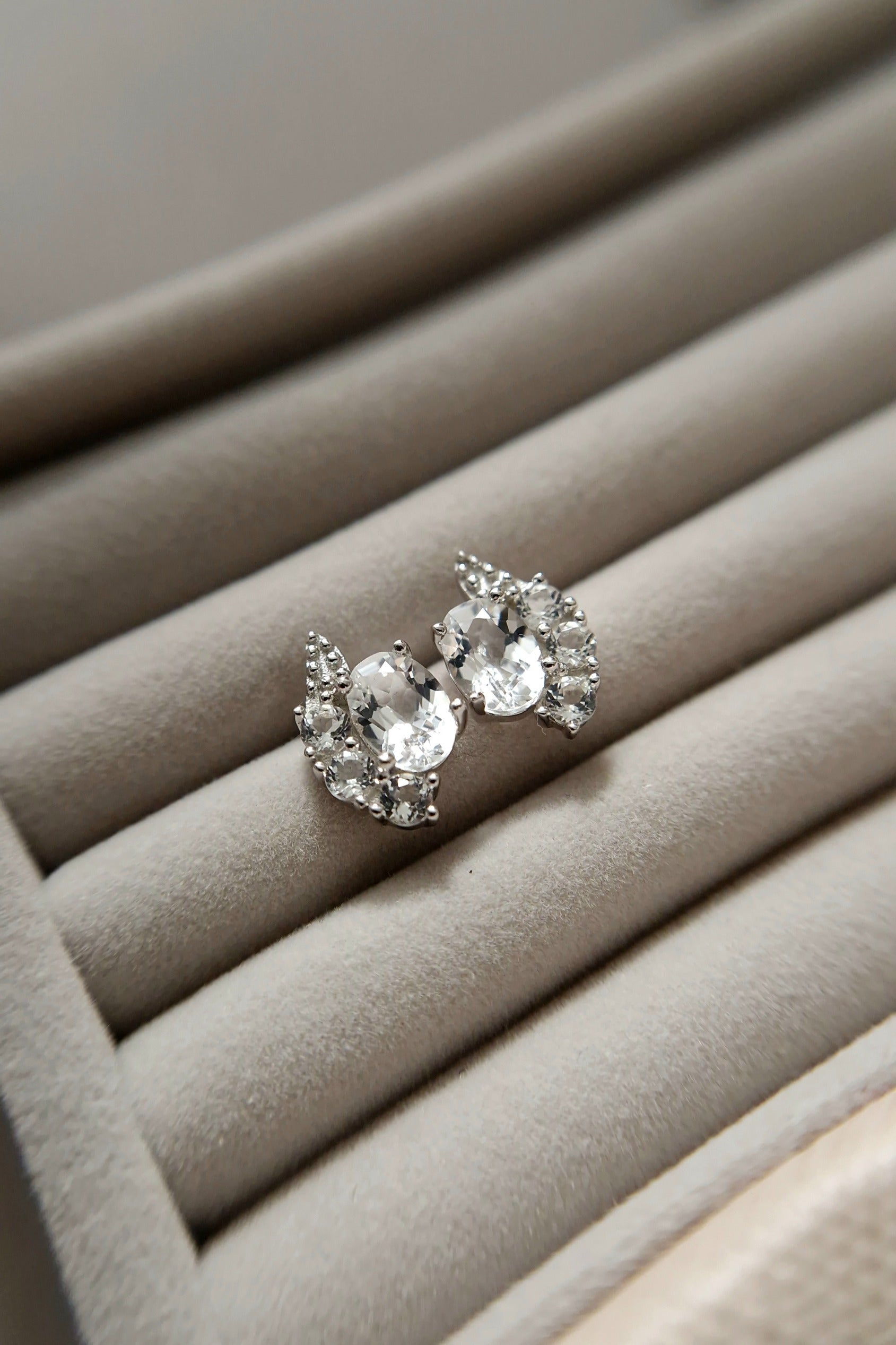 Weiss Topas Ohrringe, White Topaz Earrings, Topaz stud earrings, lab grown diamond earrings, lab grown topaz earrings, Silber Ohrringe, Silber Ohrstecker, silver earrings, Weiss Topas Ohrstecker, Silber Ohrstecker mit weissem Topas Edelstein, Topas Ohrringe, Weisse Edelstein Ohrringe, white topaz