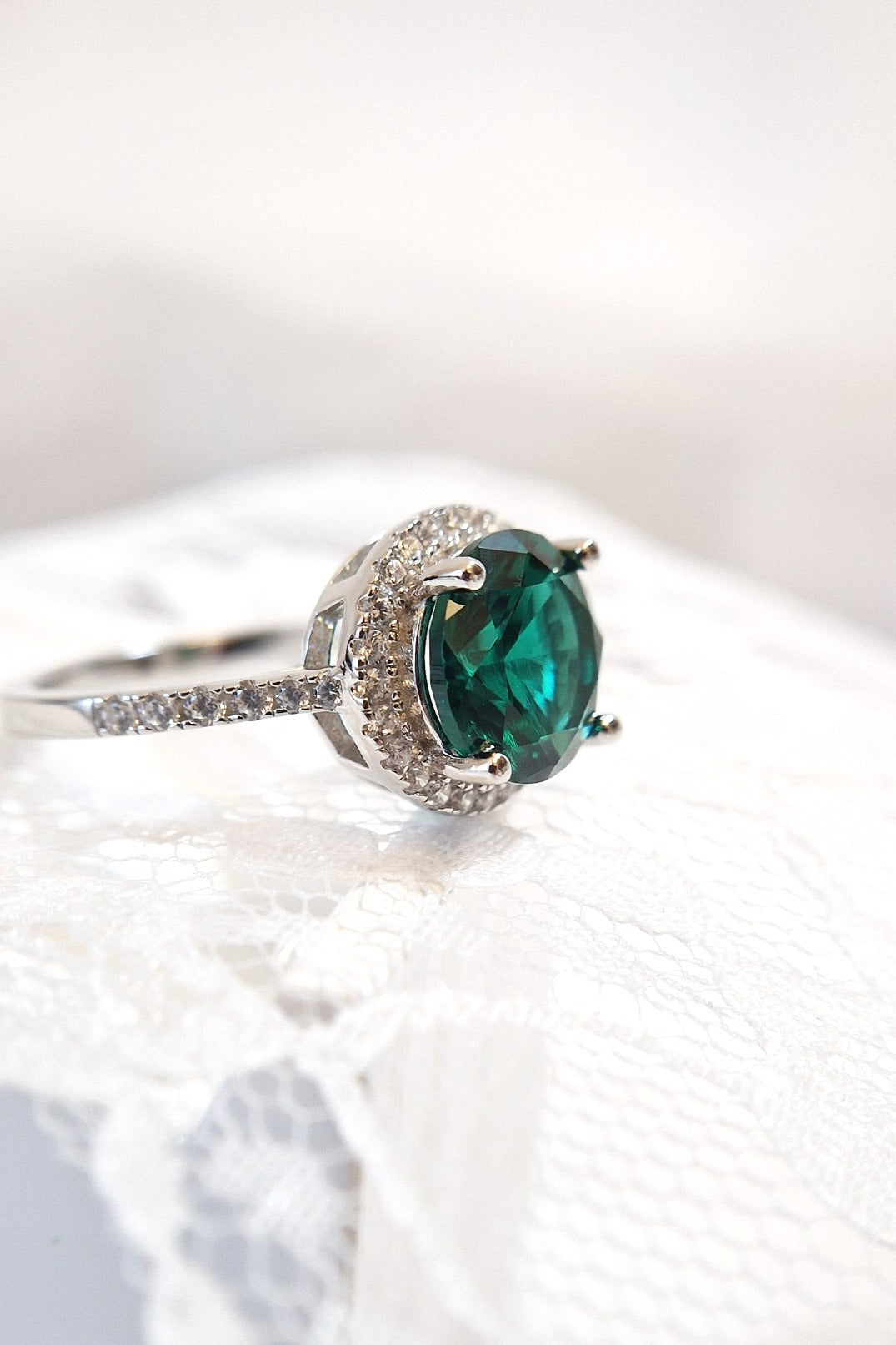 Smaragd Ring, Emerald Ring, grüner Smaragd Ring, green Emerald ring, Silberring, Silber Ring, Fingerring Smaragd, Fingerring, grüner Ring, Edelsteinring, Gemstone Ring, green ring, Ring Emaerald, halo ring, emerald halo ring, silver ring
