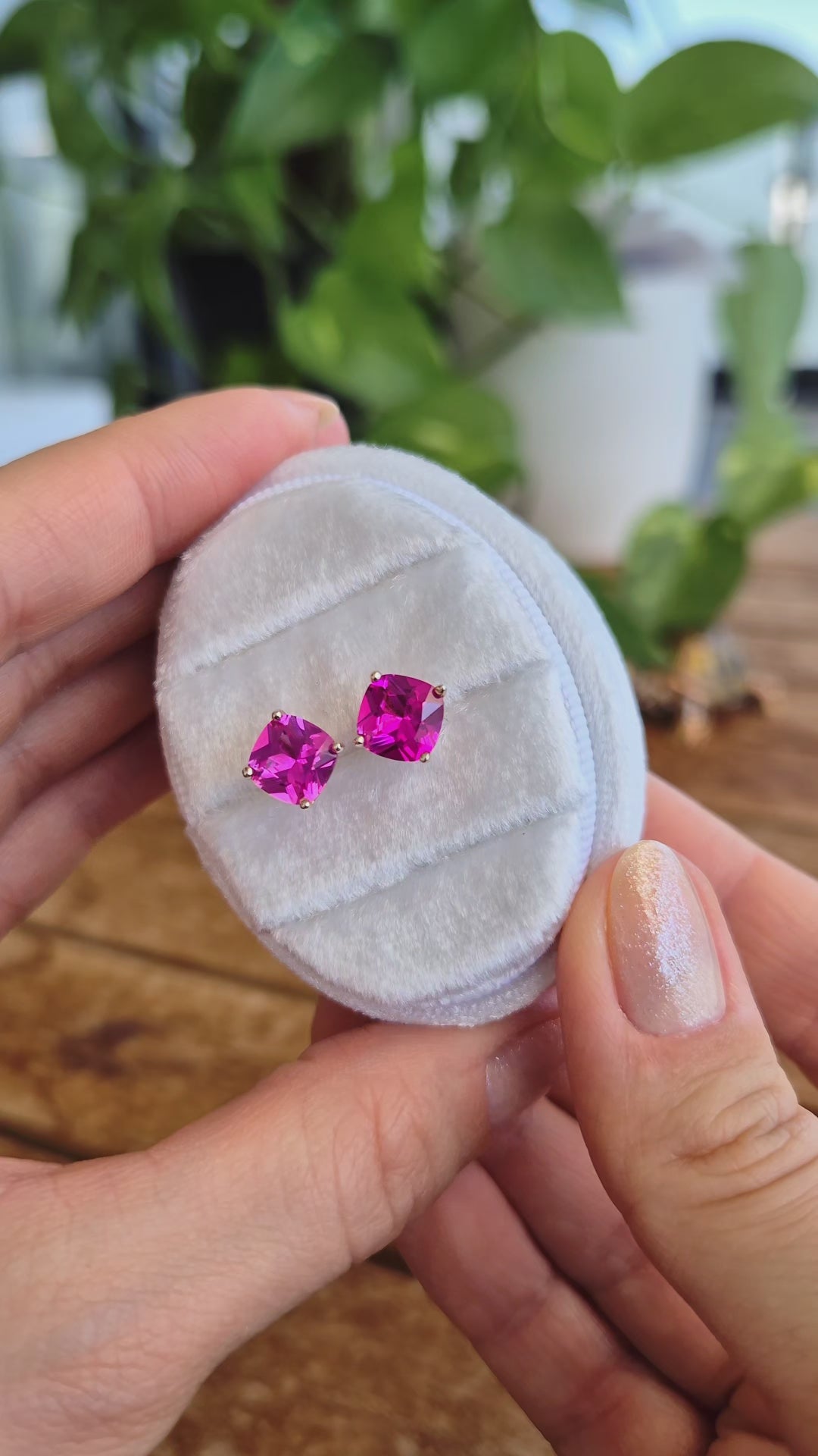 Saphir Ohrstecker, Pink sapphire stud earrings, Rosa Saphir Ohrringe, Sapphire earrings, Ohrschmuck, Rosa Ohrringe, Pink earrings, hot pink sapphire earrings, pink earrings, pink sapphire studs, Ohrschmuck, Ohrstecker, Ohrringe, studs, earrings, stud earrings, boucles doreilles, boucles, clous, puces, orecchini a perno, Schmuck, jewelry, jewellery, gioielli, gioiello, bijou