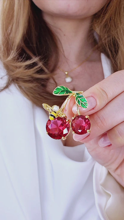 Brosche Kirsche, Kirschen Brosche, Cherry Brooch, Broche cerise, Spilla ciliegia, Gold brooch, golden brooch, Goldene Brosche, Brosche, Brooch, Broach, Broche, Spilla, broche dore, Rote Brosche, red cherry brooch, red brooch