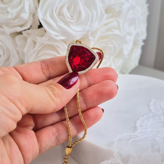 Red stone bracelet, Armband mit rotem Stein, goldenes Armband, Bracelet