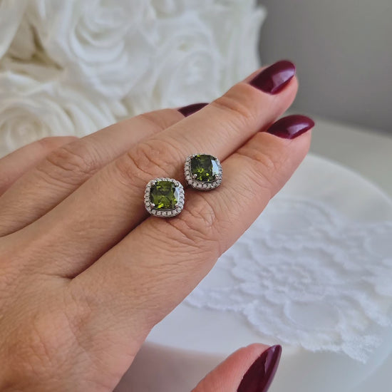 Peridot Stud earrings, Peridot Ohrstecker, puces d’oreilles, orecchini a perno