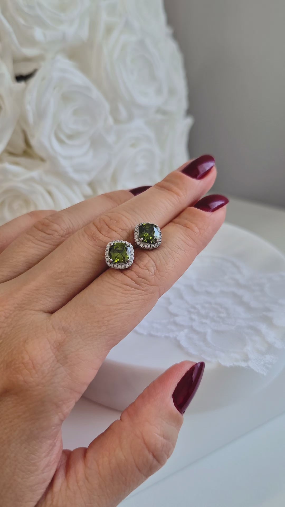 Peridot Stud earrings, Peridot Ohrstecker, puces d’oreilles, orecchini a perno