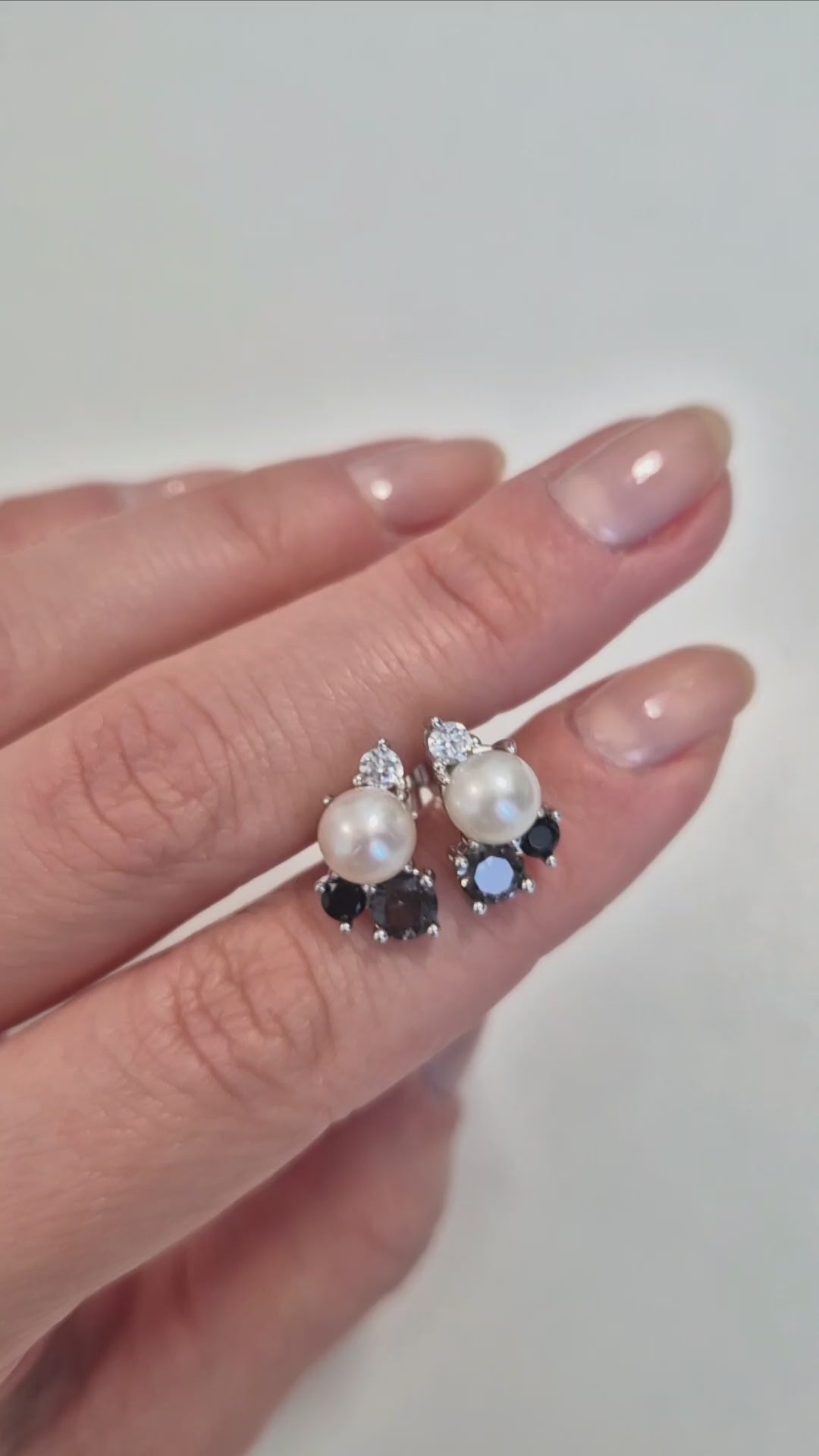 Perlen Ohrringe, Silber Ohrringe, Pearl Earrings, Silver earrings, black earrings, schwarze Ohrringe, Perlen Ohrstecker, Perlen Ohrringe silber, Pear earrings, Süsswasserperlen Ohrringe, Schwarzer Spinell Ohrringe, Ohrringe, Ohrstecker