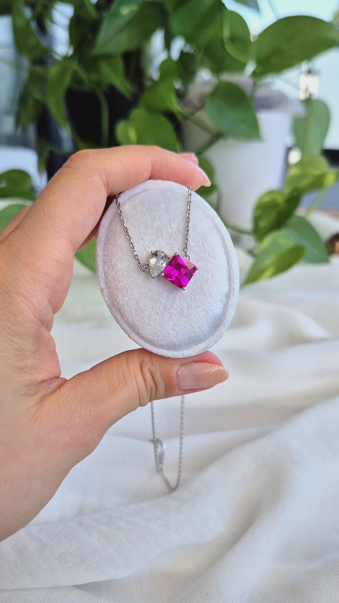 Saphir Halskette, Sapphire necklace, gemstone necklace, toi et moi necklace, toi et moi, Rosa Saphir Halskette, Silberkette, Silber Halskette, Damen Halskette, hot pink sapphire necklace, pink sapphire neckalce, sapphire pendant, Saphir Kette, Anhängerkette, pendant necklace, Rosegold Kette, rose-gold necklace, topas Halskette, topaz necklace, Silber Halskette mit Saphir Ahänger, Halskette, necklace, collier, collana, Schmuck, jewelry, jewellery, bijoux, gioielli, accessoire