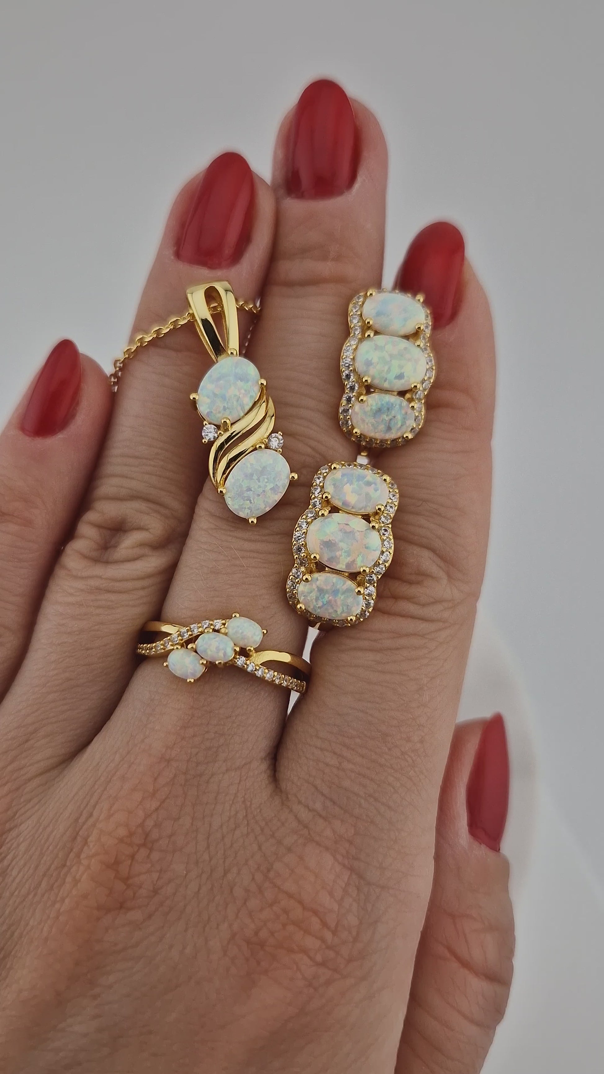 Weiss Opal Schmuckset, Opal Schmuckset, White Opal jewelry set, Opal jewelry set, Opal Schmuck, Opal Jewelry, Opal earrings, Opal Ohrringe, goldene Ohrringe, Gold earrings, golden earrings, Opal ring, Opal necklace, Opal pendant necklace, Opal Halskette, Opal Kette, goldener Schmuck, gold jewelry