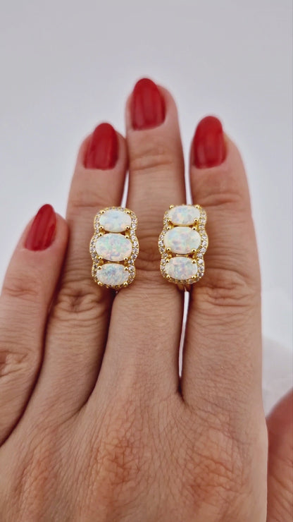 Weiss Opal Ohrringe, Creolen, Opal Ohrringe, White Opal earrings, Opal Earrings, hoop earrings, goldene Ohrringe, Ohrringe mit weissen Steinen, golden Earrings, earrings with white stones, earrings, Ohrringe, boucles d oreilles opale
